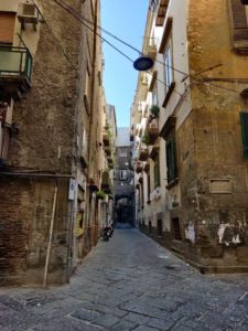 Strada del'Anticaglia vico del Centro Storico di Napoli