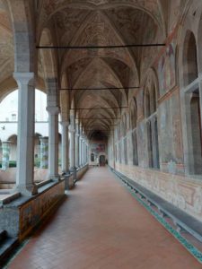 Corridoio del -chiostro di Santa Chiara a Napoli