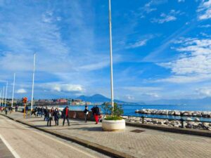 Il Turismo a Napoli lungomare