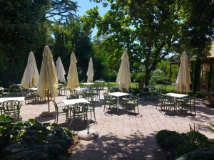 Tisaneria la Stufa dei Fiori il giardino del bar