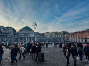 Piazza del Plebiscito a Napoli